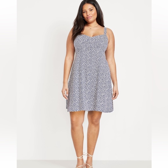 Old Navy Fit & Flare Crepe Mini Dress, NWT, Retails $35, Multiple Sizes - Picture 3 of 9